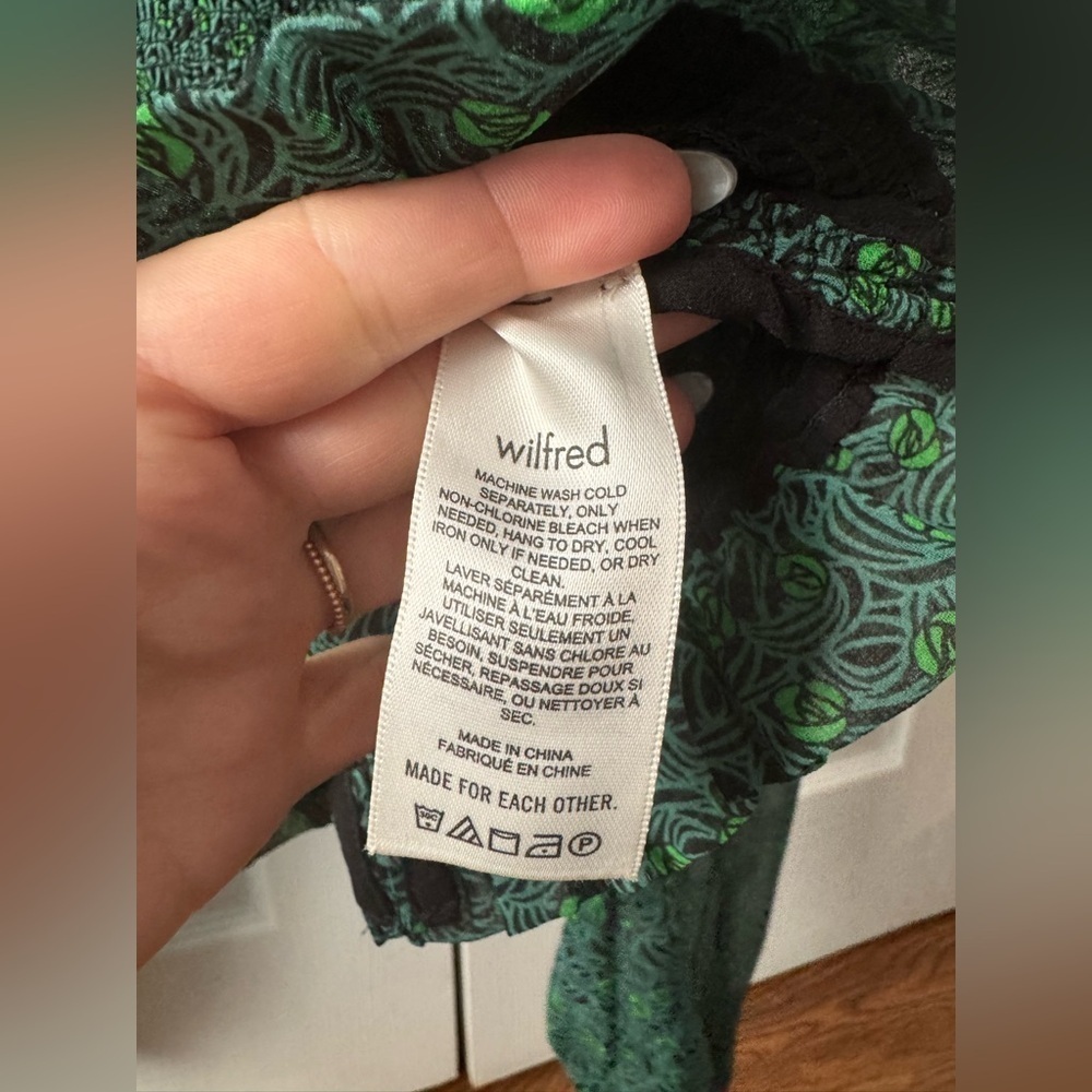 ARITZIA WILFRED emerald green long sleeve zip up blouse (XXS) - Picture 5 of 5